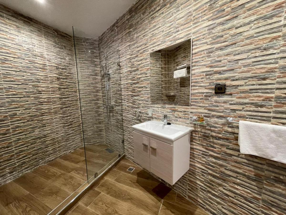 Astoria Hotel 2*